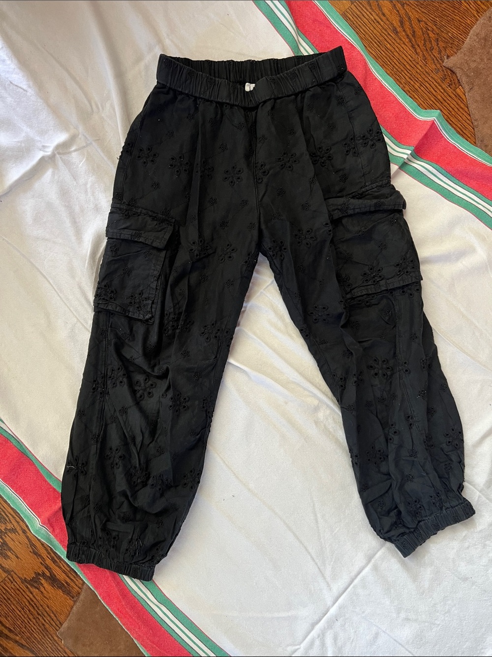 GAP Black Cargo Eyelet Joggers